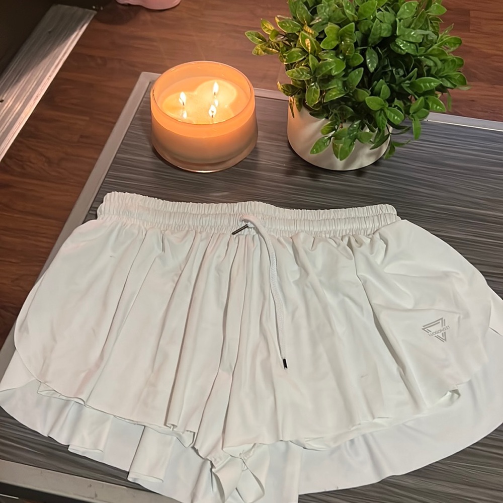 Women’s white skort